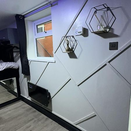 Studio Apartment In Bolton Town Dış mekan fotoğraf