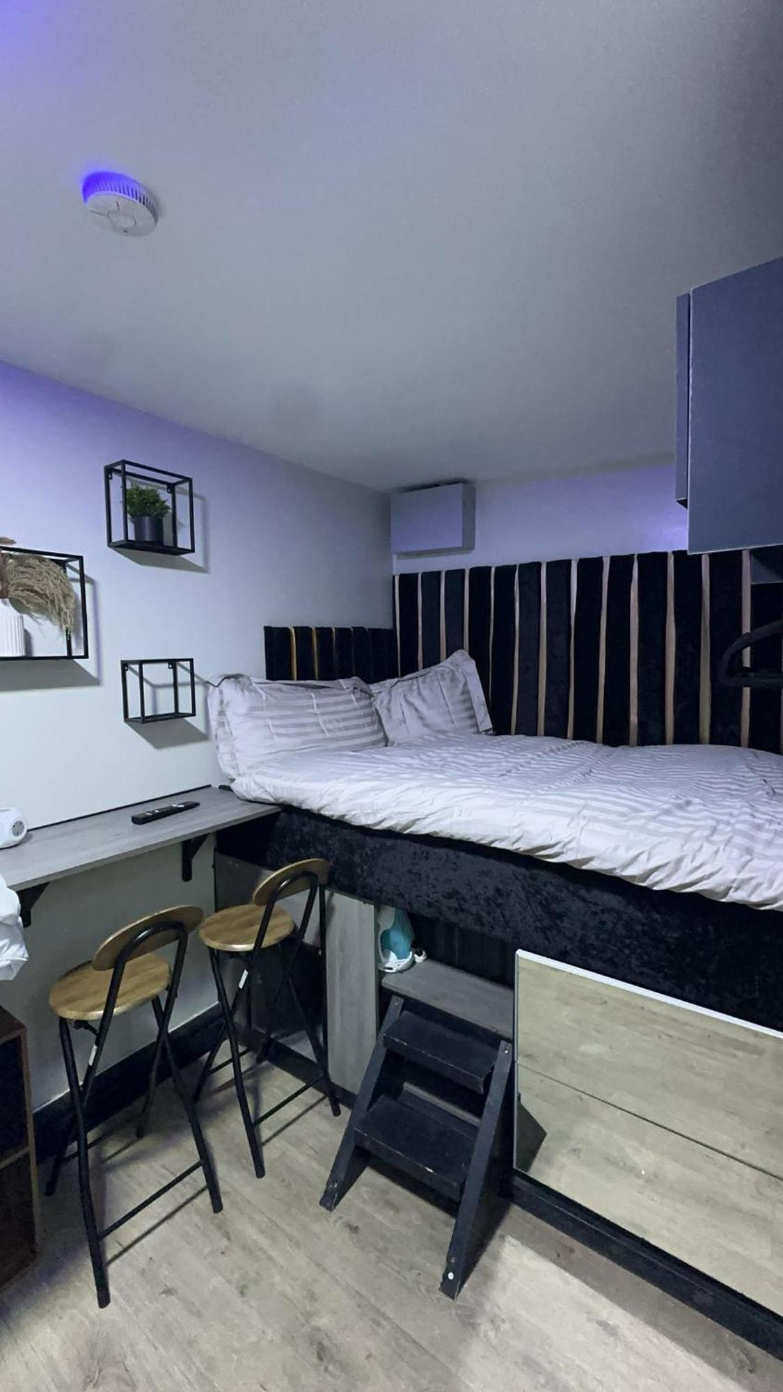 Studio Apartment In Bolton Town Dış mekan fotoğraf